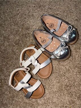 wonder nation Silver Mary Jane Flats & White Silver Strap Sandals - Girls